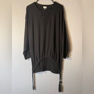 BKE Black V-Neck Tunic with Lace Detail